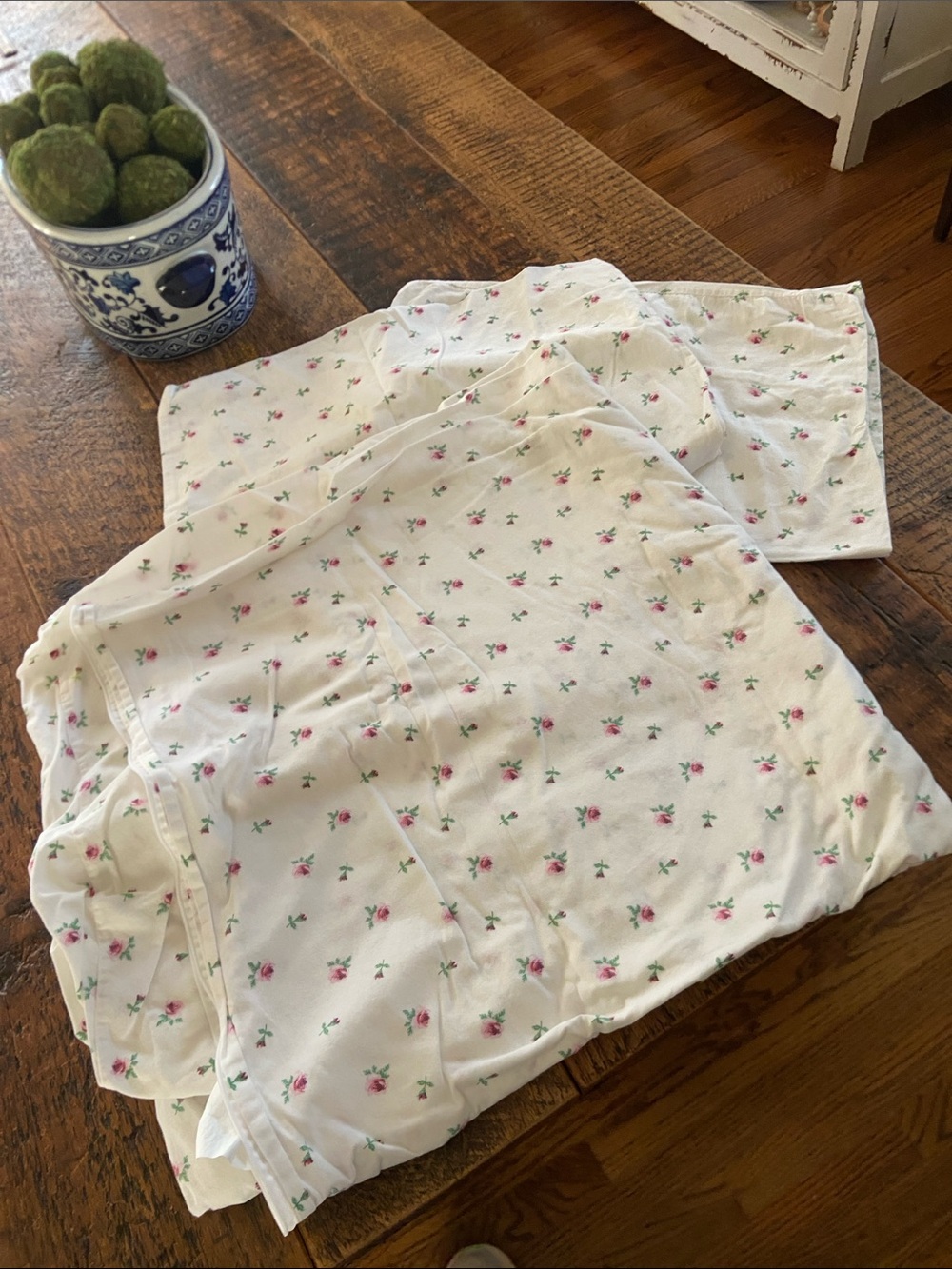 Floral full size duvet and shams- White with Pink Rose Print